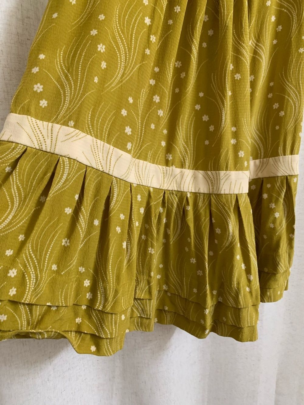 Leifsdottir Anthro 100% Silk Chartreuse Boho Ruffle Trim Women's Top 6 - Picture 5 of 8